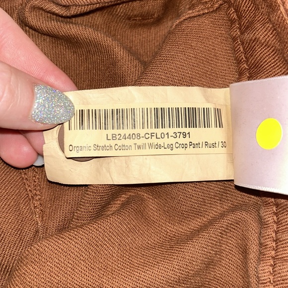 Quince Organic Stretch Cotton Twill Straight Leg
Cropped Pants - Picture 7 of 10